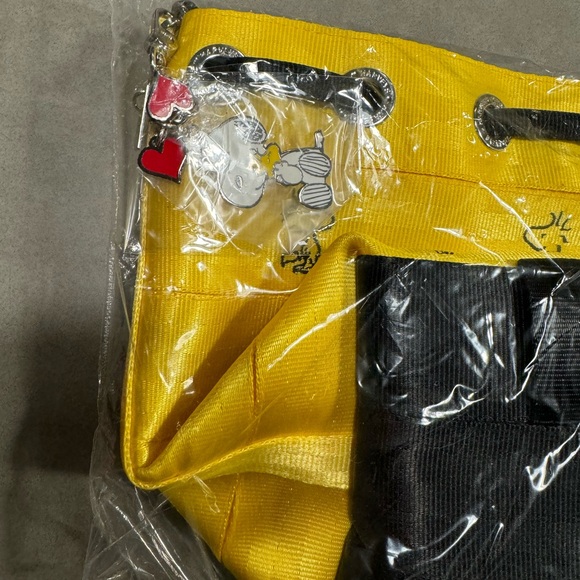 *SALE* Harveys Seatbelt Medium Park Hopper Peanuts Woodstock New - Picture 3 of 4
